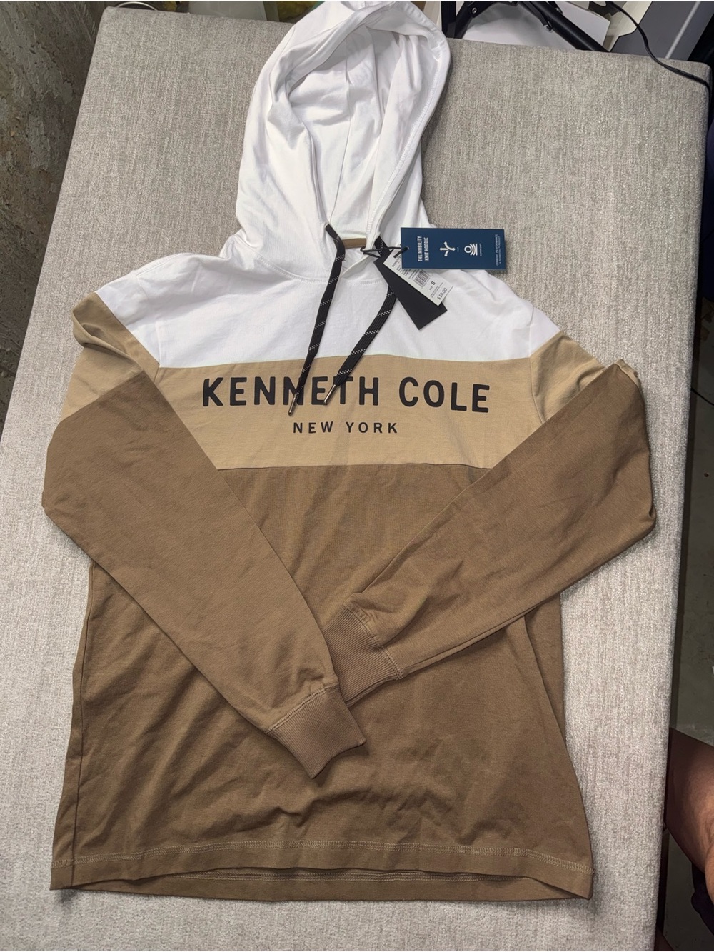 Kenneth Cole New York Men’s Colorblock Mobility Knit Hoodie Small NWT